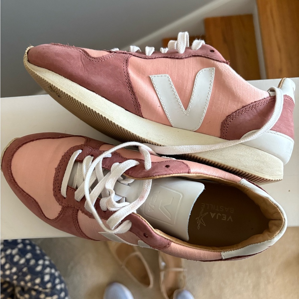 Veja Women's Two-Tone Pink Sneakers